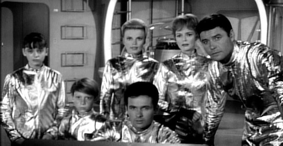 Lost In Space Is Coming Back To Your Tv Get The Details Here Giant 