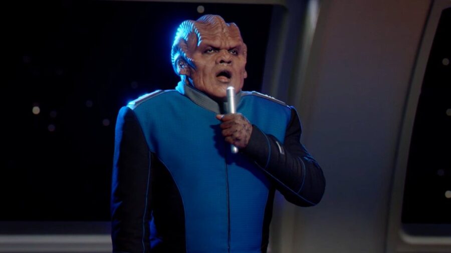 Bortus sings in season 3