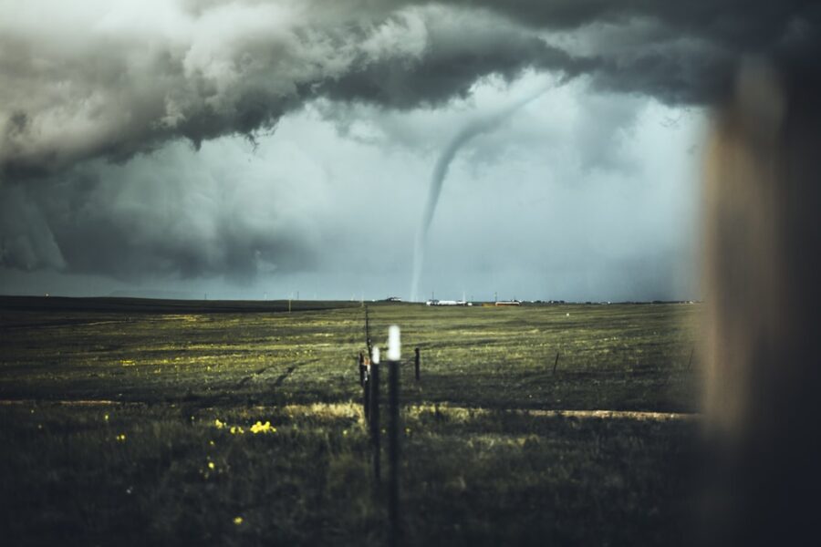 twister tornado scene