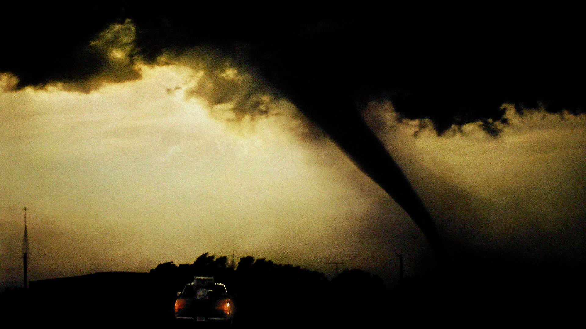 30 Devastating Photos of Twisters & Tornados - Stockvault 