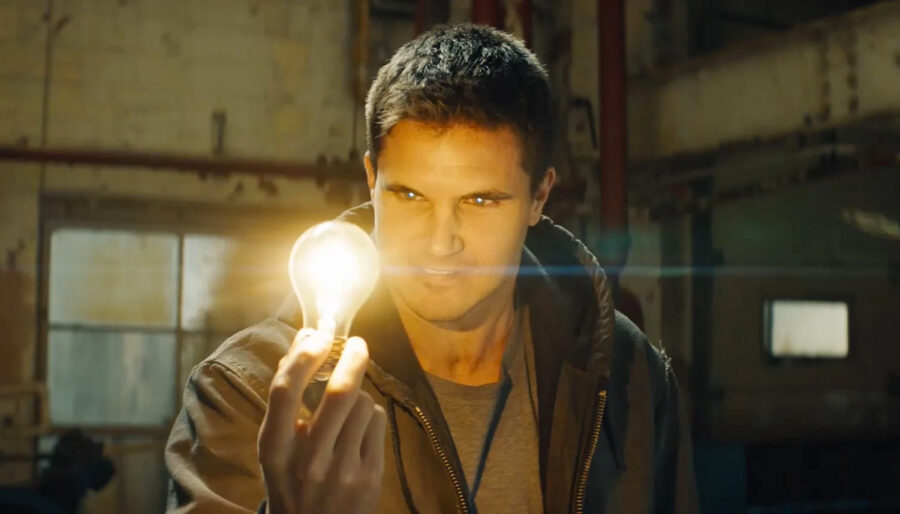 Robbie Amell