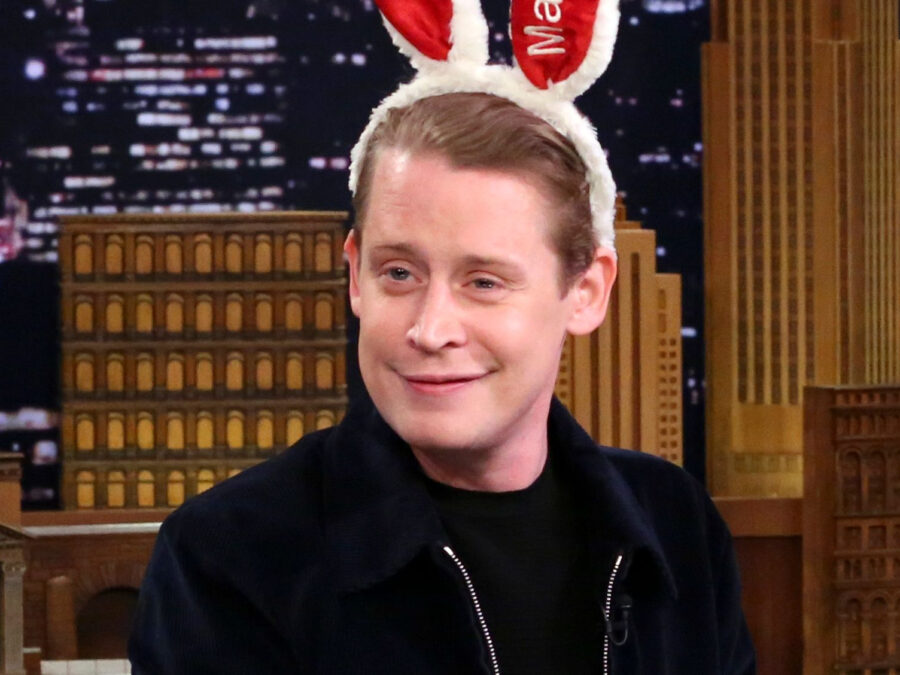 macaulay culkin bunny ears