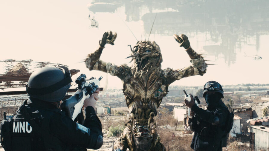 district 9 sci-fi war movie