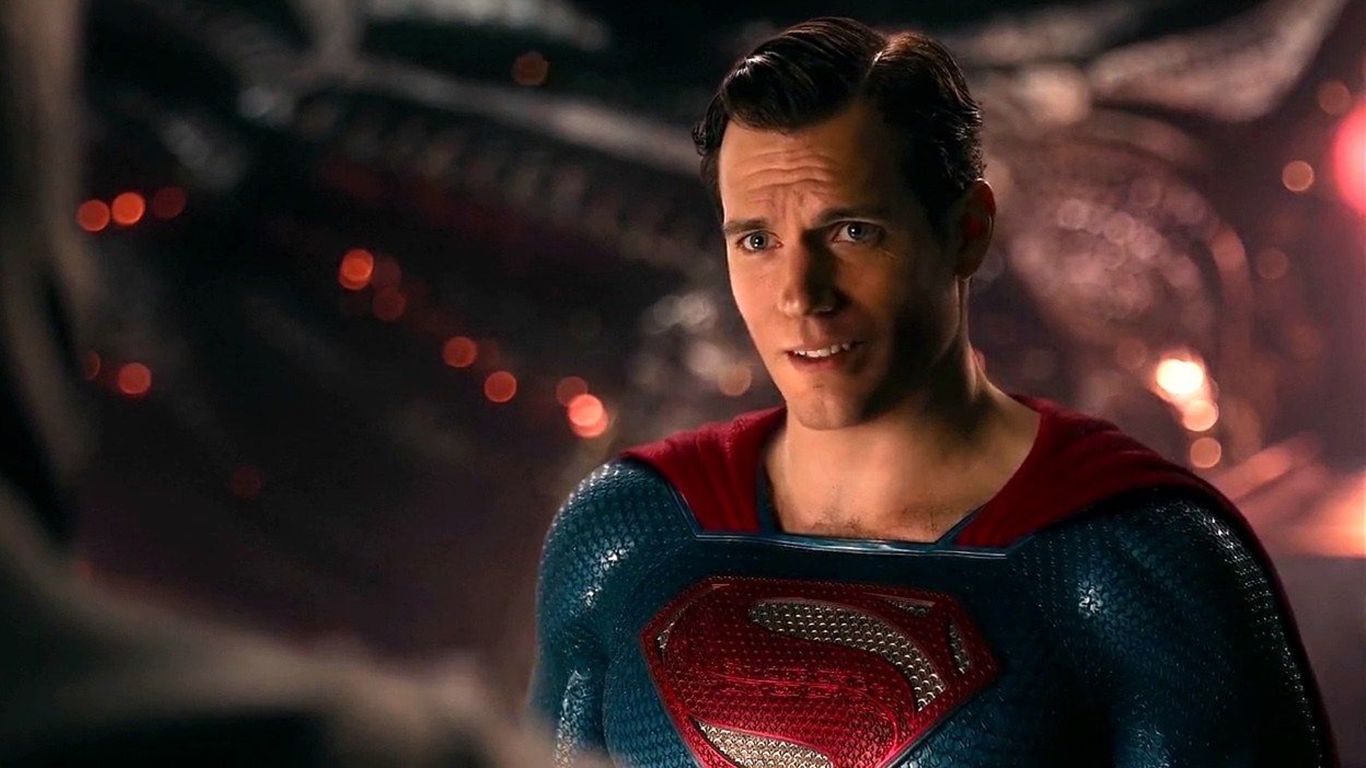 See Henry Cavill's Superman in a Black Suit in a First Look at 'Zack  Snyder's Justice League