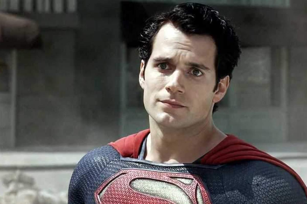 DC Update Reveals Surprising Fact About Henry Cavill's New Superman Contract