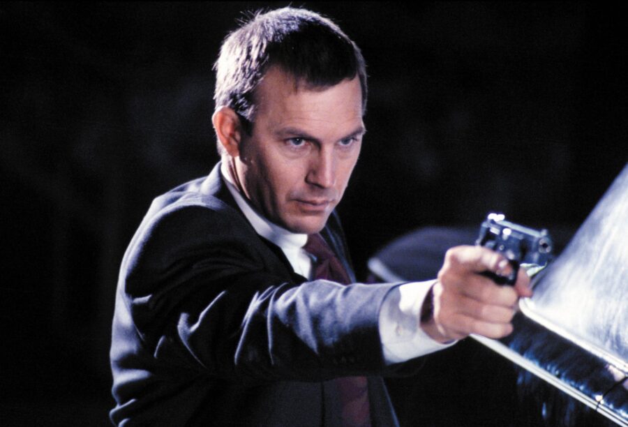 https://www.giantfreakinrobot.com/wp-content/uploads/2021/09/kevin-costner-bodyguard-01-900x612.jpeg