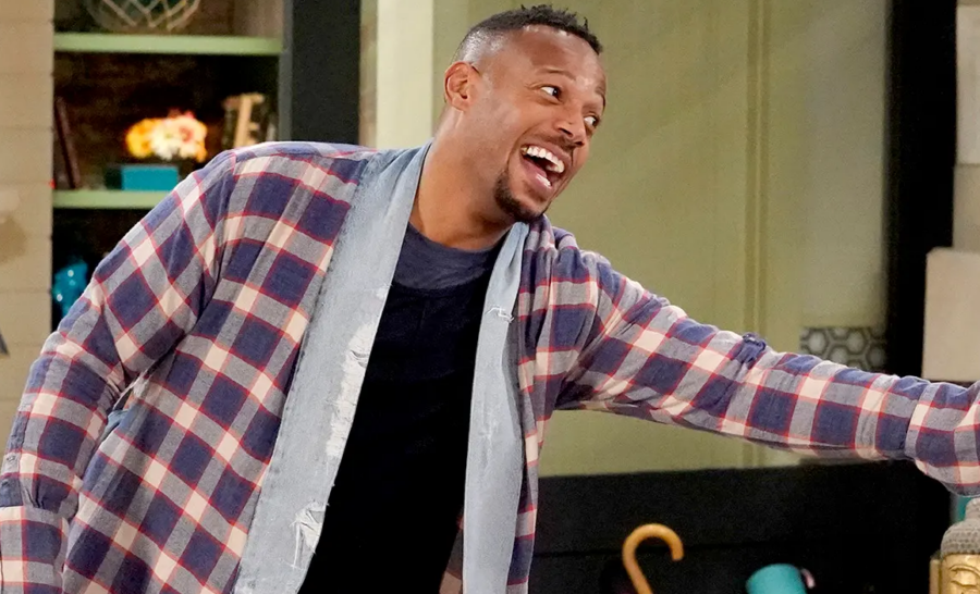 One Of The Worst Marlon Wayans Comedies Is Taking Off On Streaming