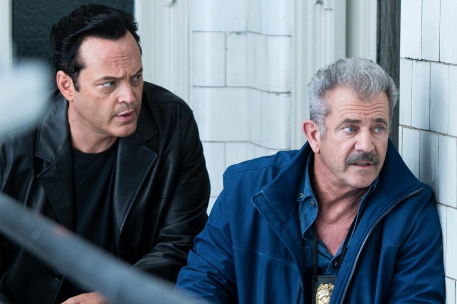 mel gibson dragged across concrete