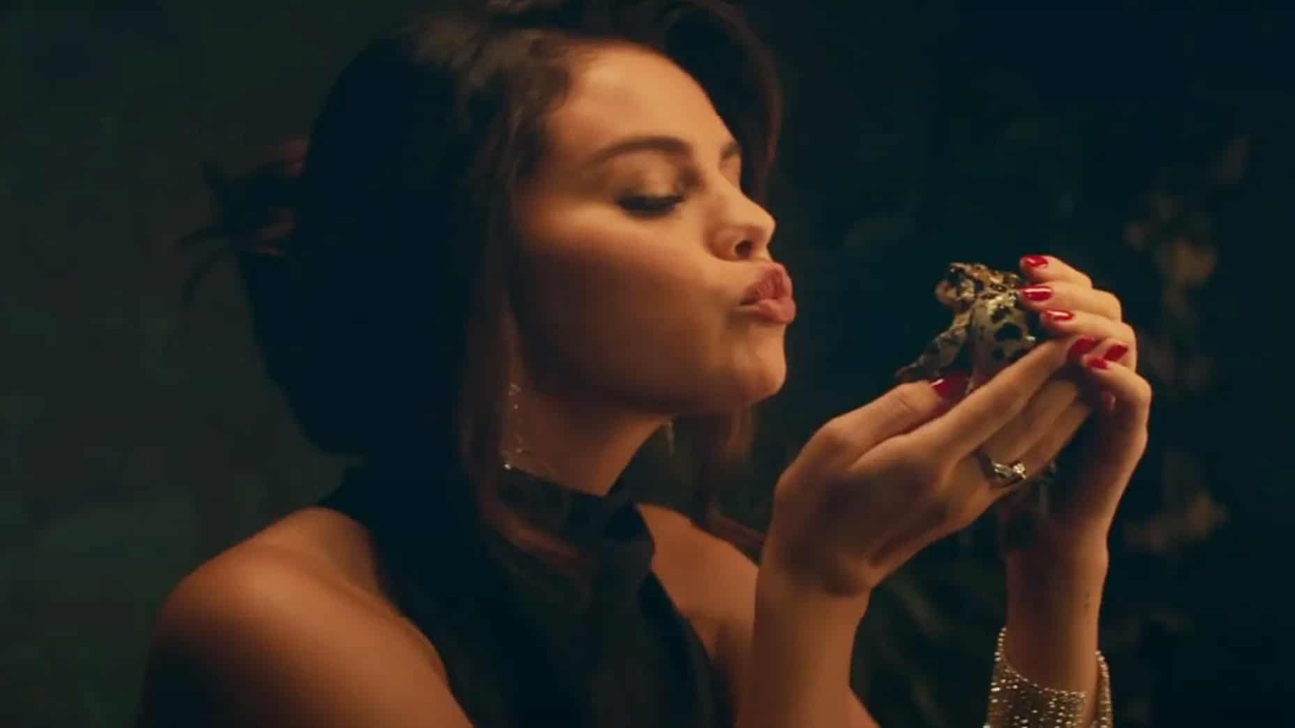 Selena Gomez's Blue Hair in "Boyfriend" Music Video: See the Photos - wide 10